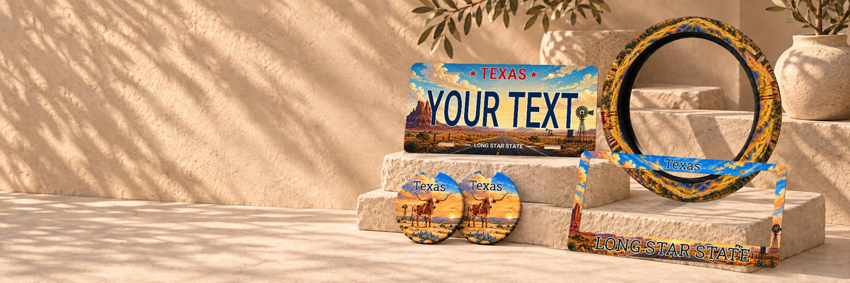 لوحة ترخيص تكساس من VENRO، إطار لوحة الترخيص، قواعد أكواب السيارة وغطاء عجلة القيادة على منصات حجرية دافئة